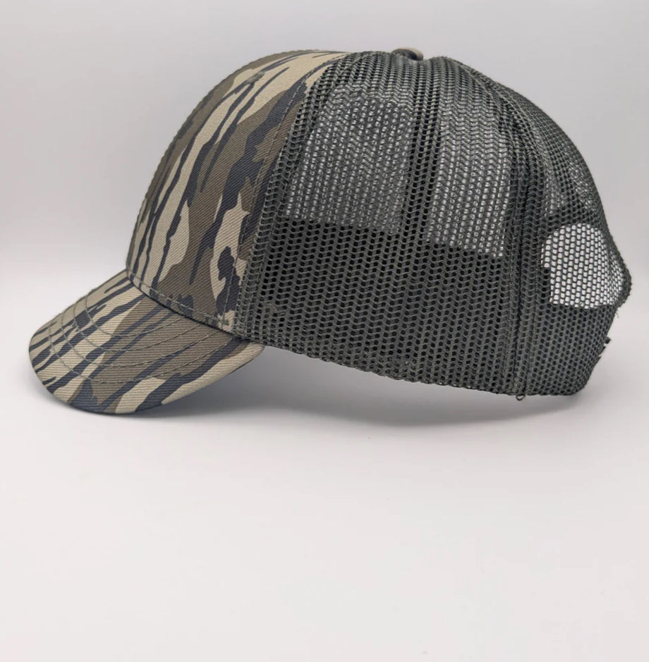 Short billed bow hunter hat