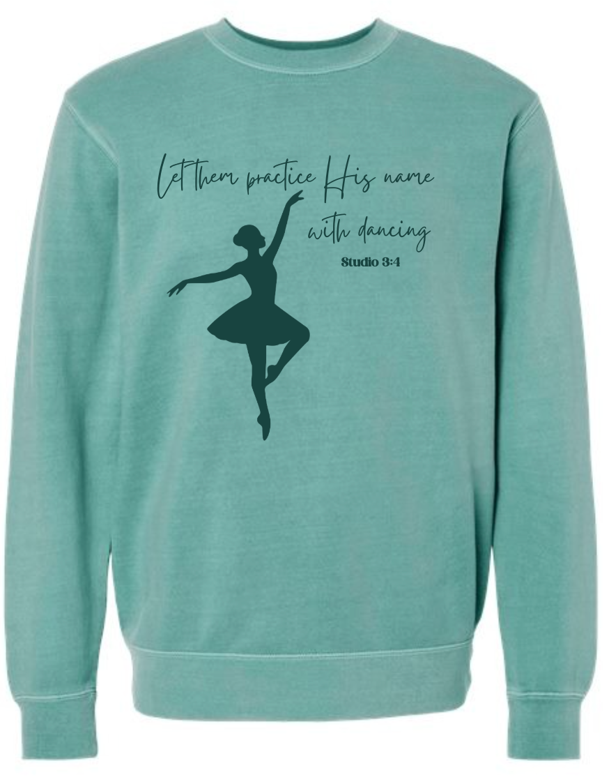 4.Unisex Midweight Pigment-Dyed Crewneck Sweatshirt