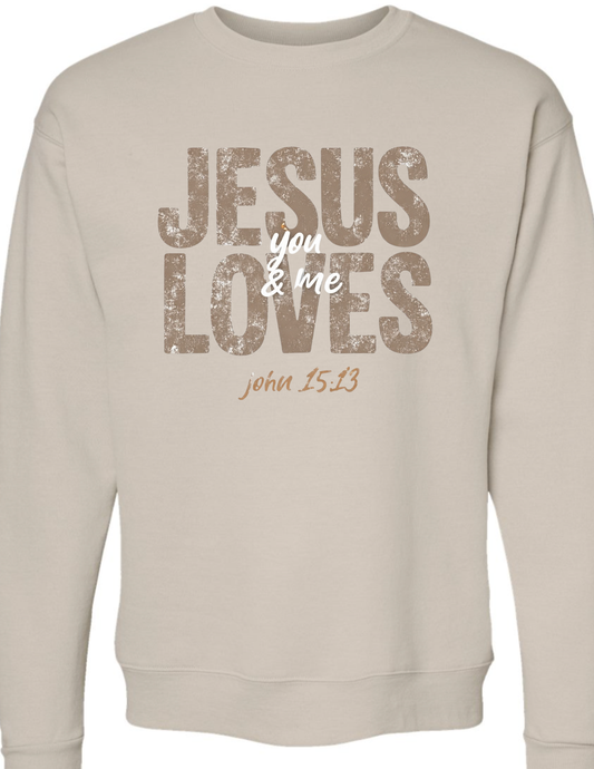 Gildan Crewneck Jesus Loves